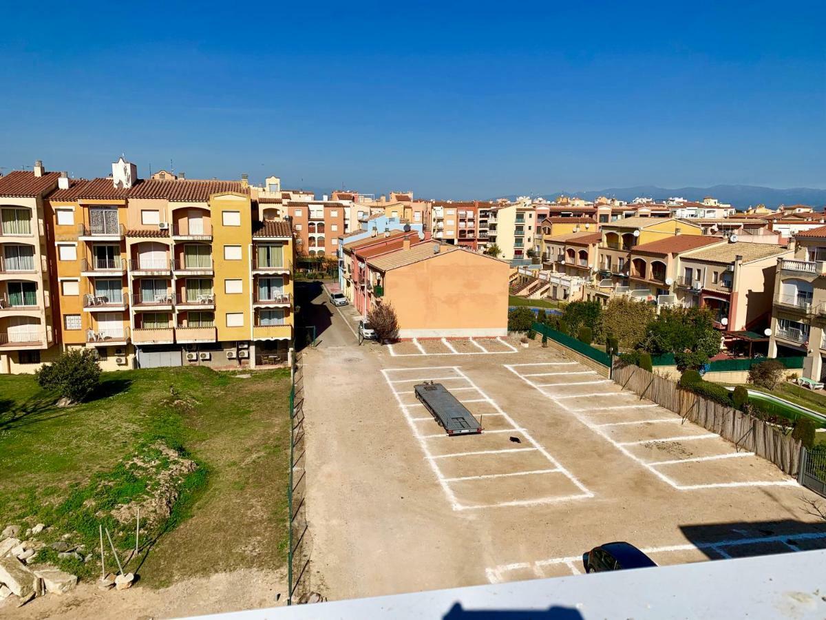 Edifici Valeria Apartment Empuriabrava Exterior foto