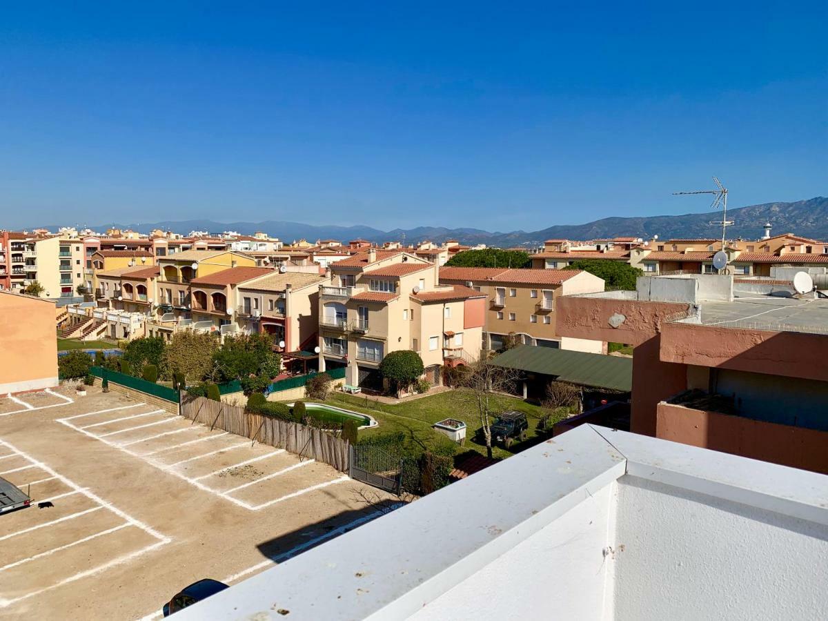 Edifici Valeria Apartment Empuriabrava Exterior foto